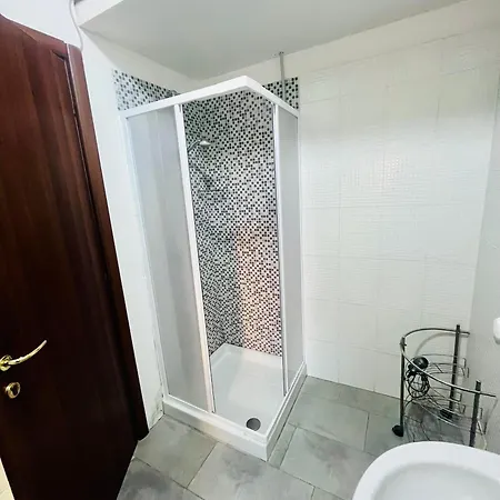 格蓝迪客房酒店