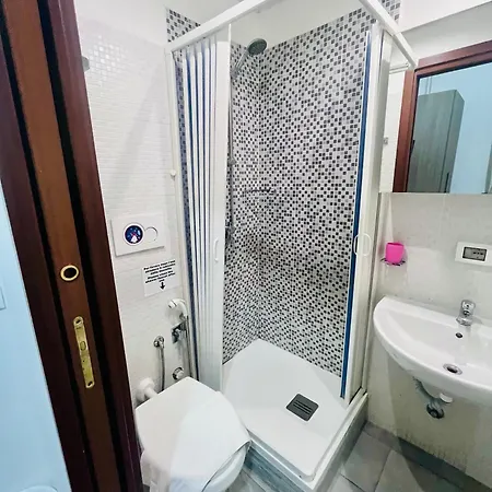 格蓝迪客房酒店 3*