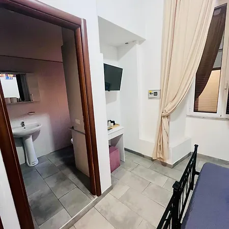 格蓝迪客房酒店