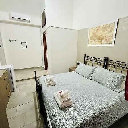 格蓝迪客房酒店