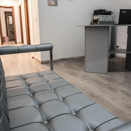 格蓝迪客房酒店