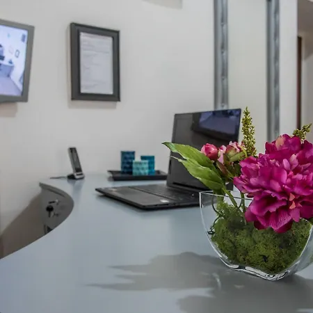 格蓝迪客房酒店 3*