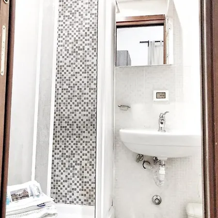 格蓝迪客房酒店 招待所 3*